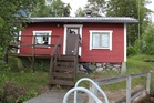 Saunan uudet rappuset sekä terassi.